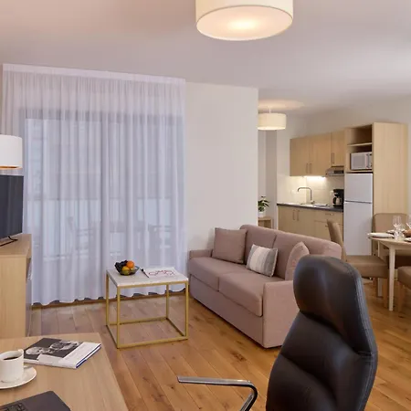 Zenitude Hôtel-résidences Portes Des Pyrénées Apartahotel Pau