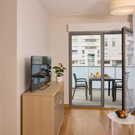 Zenitude Hôtel-résidences Portes Des Pyrénées Apartahotel 3*