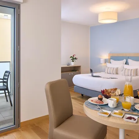 Apartahotel Zenitude Hôtel-résidences Portes Des Pyrénées