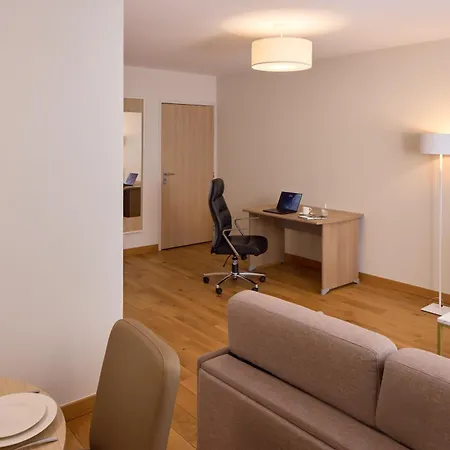 Zenitude Hôtel-résidences Portes Des Pyrénées 3* Pau